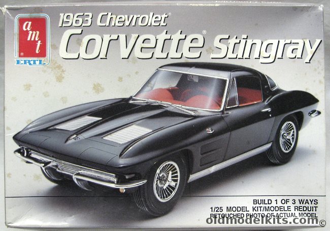 AMT 1/25 Chevrolet 1963 Corvette Stingray Split Window Coupe - 3 in 1, 6520 plastic model kit